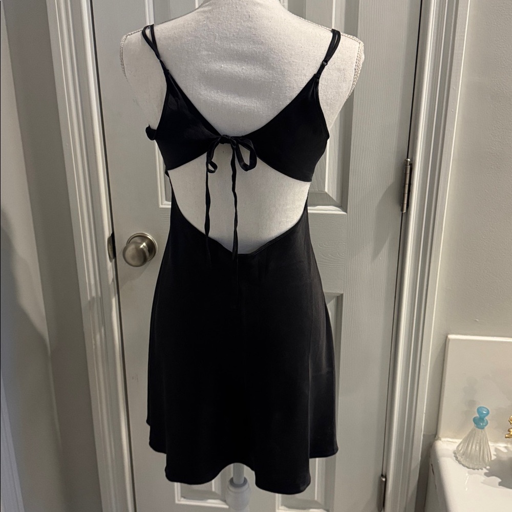 Victoria's Secret Vintage Black Silk Short Gown w/ Cut-Out Back - Picture 6 of 10